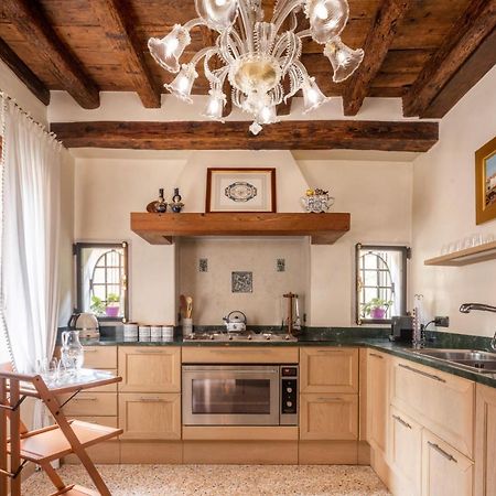 Апартаменты Garden Mansion With Private Mooring R&R Венеция Экстерьер фото