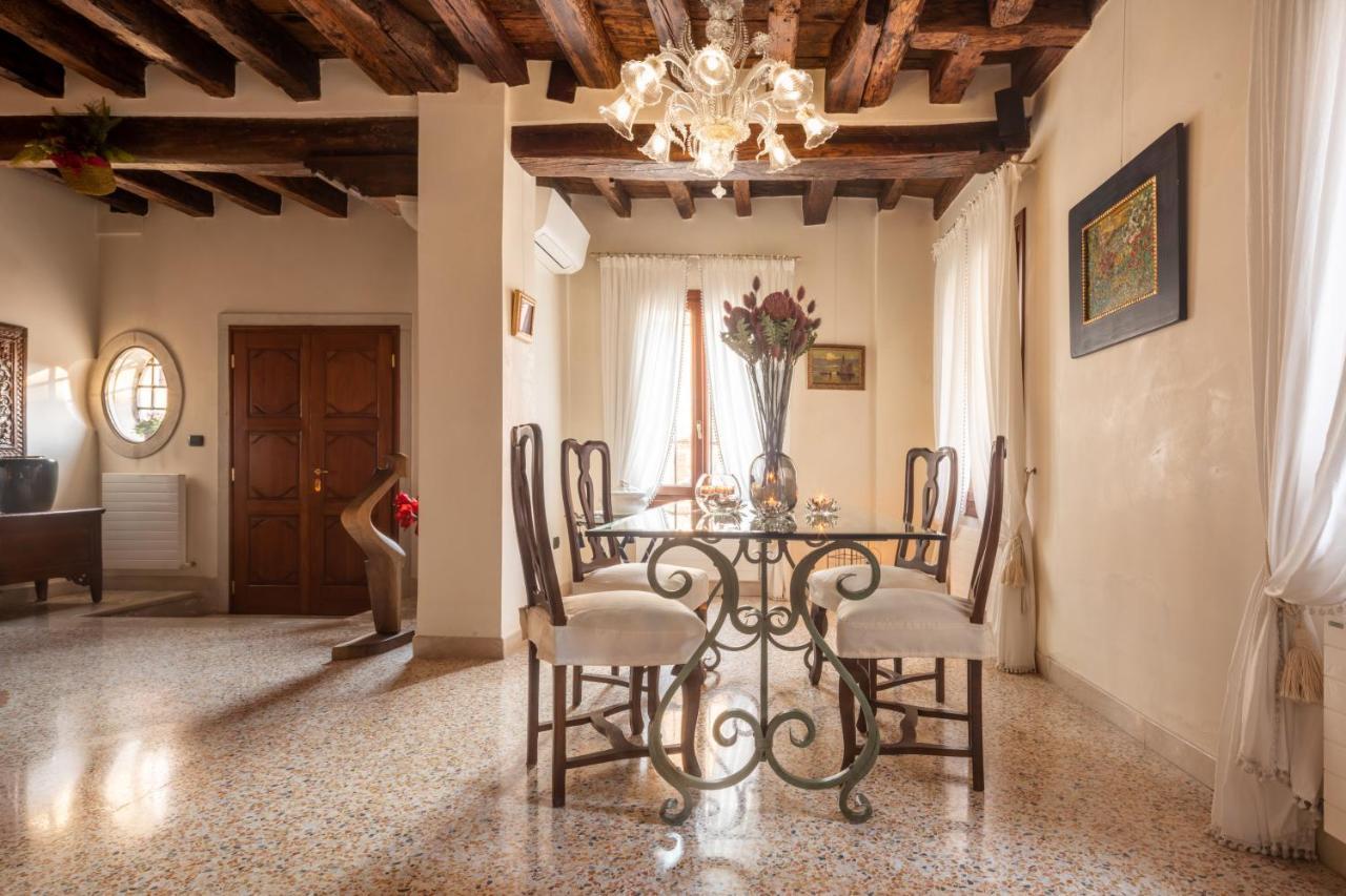 Апартаменты Garden Mansion With Private Mooring R&R Венеция Экстерьер фото