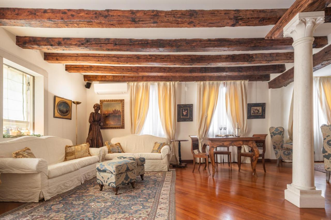 Апартаменты Garden Mansion With Private Mooring R&R Венеция Экстерьер фото