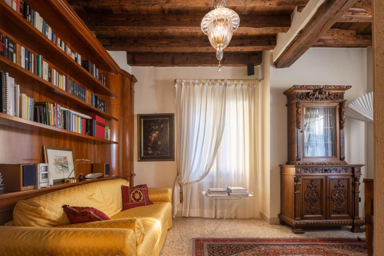 Апартаменты Garden Mansion With Private Mooring R&R Венеция Экстерьер фото
